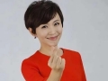 前央视主持欧阳夏丹独坐高铁，穿着时尚无人识，背多个万元奢侈包