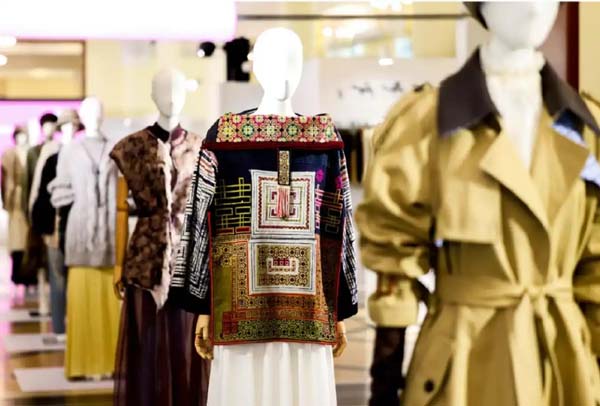 服装背后的面料商急着走向台前