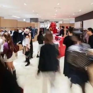 八个本土设计师品牌组团出海，蕾虎首尔快闪展现年轻创意能量