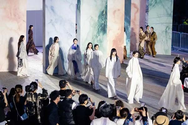 一问艺尚：中式时尚的全球引爆点到了吗？