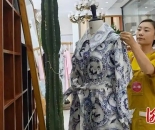 促进民营经济高质量发展·超能量的“中小微”｜温小暖以新中式设计创国潮品牌 从地摊走向国际时装周
