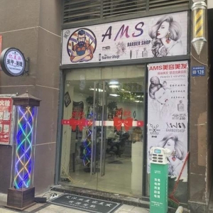 一头秀发变“乱麻”！女子崩溃：等不到头发长好我就老了