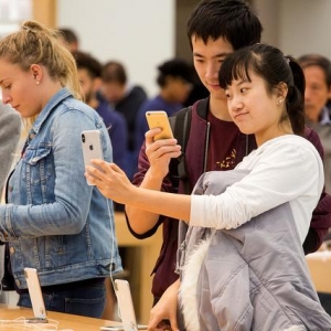 为啥女孩子更爱用iPhone，而不是安卓手机？现在，我终于弄明白了