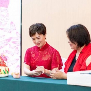 西海岸新区开展“我时尚 城更靓 家更美”公益服务活动