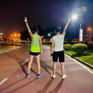坚持4年，每天夜跑5公里的43岁男子，如今的身体变化，让人意外