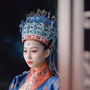 一个人演绎56个民族56枝花！95后女孩美服美舞展现“最美民族风”