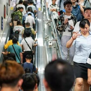 普通人的“生活”：8元的葱、30元的肉、百万的房子、3000元的收入