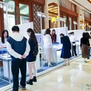 消费升级背景下铂金行业如何拓展未来发展空间，业内大咖齐聚“铂光异采 韧耀未来”铂金首饰高峰论坛