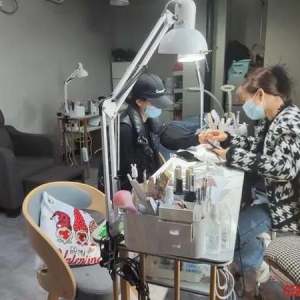 过年啦丨“指尖上”的新年味，临近春节长沙美甲生意爆火