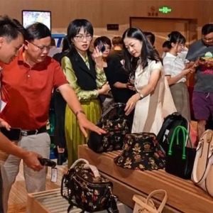全国“时尚设计专委会”在广州花都成立