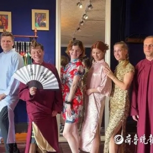 “机遇中国 活力山东”！外国友人暑期打卡烟台山景区