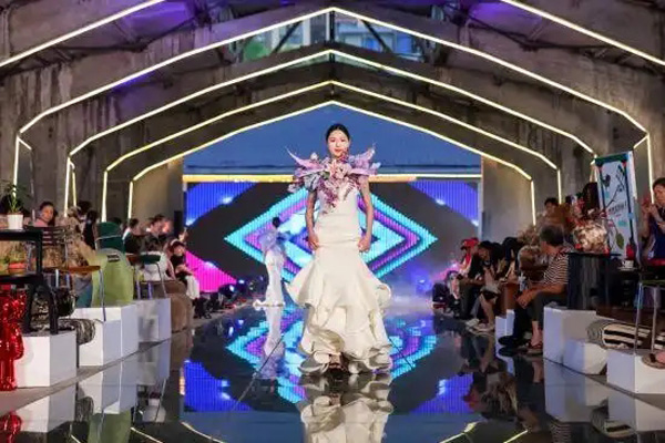 传统与现代交融 南昌东湖意库打造独特时尚秀场