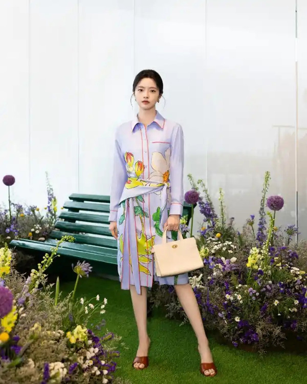 Burberry 于青岛举办活动，庆祝「海格罗夫庄园 x Burberry」胶囊系列发布