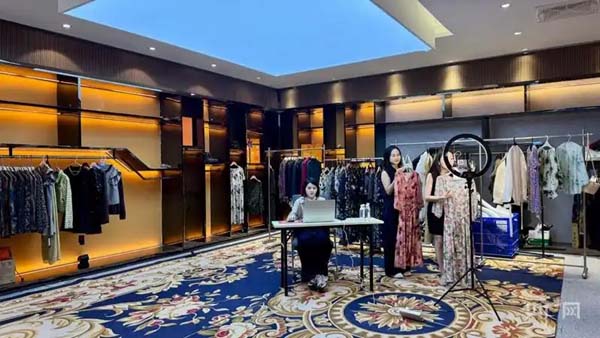 高质量发展看中国｜传统服装产业“织”出全球新丝路