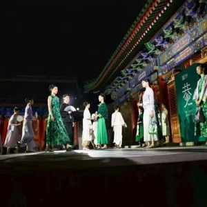 恭王府又发布新服饰，青年演员毛晓彤等现场演绎穿搭
