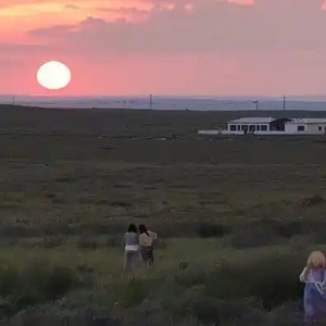 太空舱里看星星！韩国游客解锁来华旅游新玩法→
