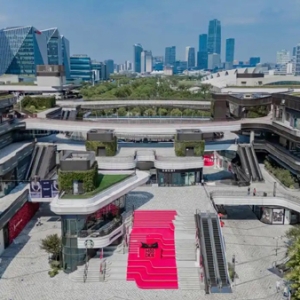 黄金周旅游季来袭，前滩太古里国际化多元业态首发汇集，时尚潮流品牌与国际美食齐聚打造上海品质生活新场域